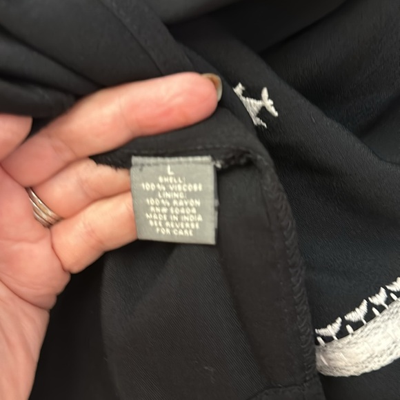 Neiman Marcus Embroidered black bell sleeve blouse L - Picture 7 of 9
